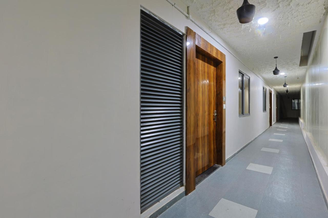 Hotel Monville Group Vadodara Kültér fotó