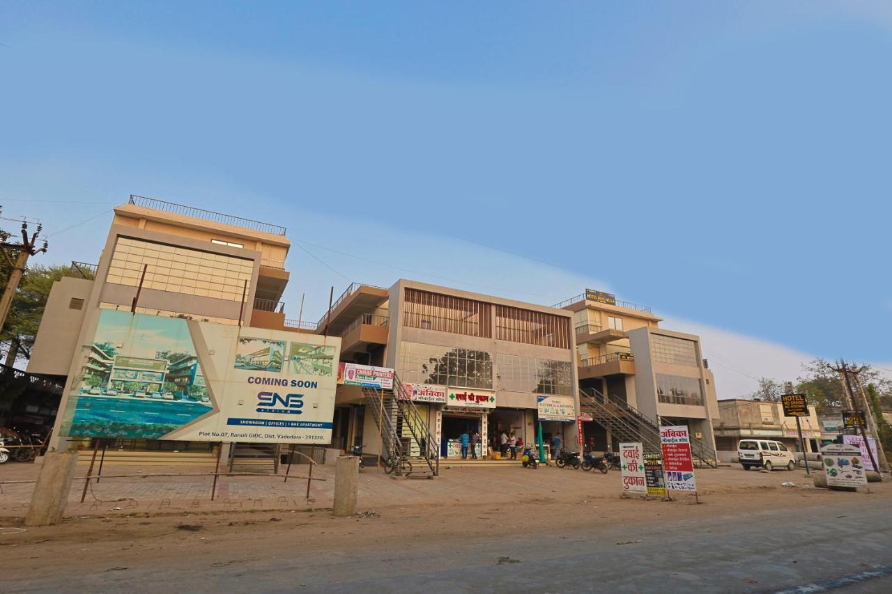 Hotel Monville Group Vadodara Kültér fotó