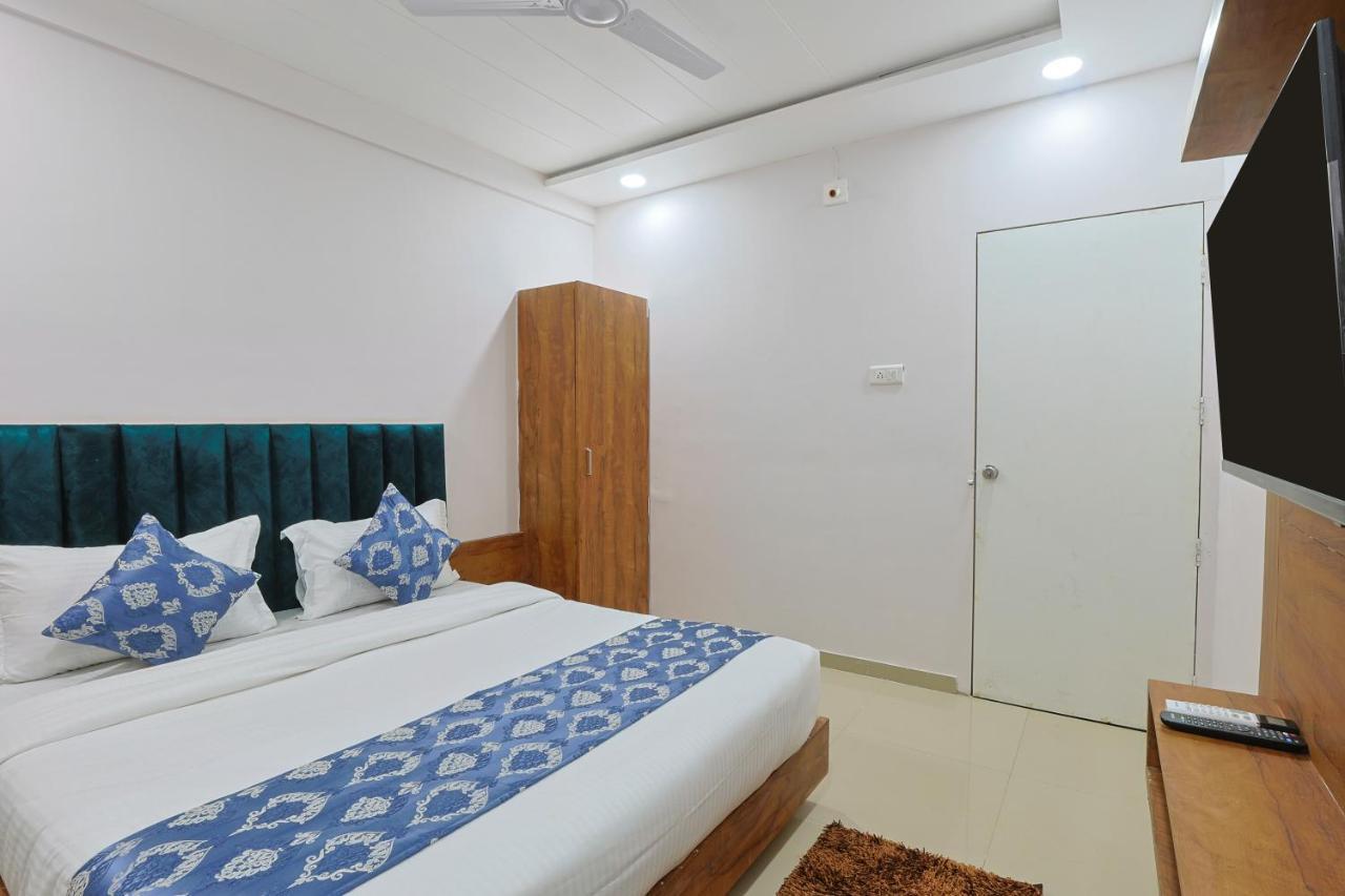 Hotel Monville Group Vadodara Kültér fotó