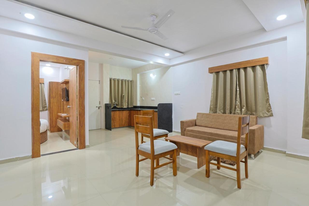 Hotel Monville Group Vadodara Kültér fotó