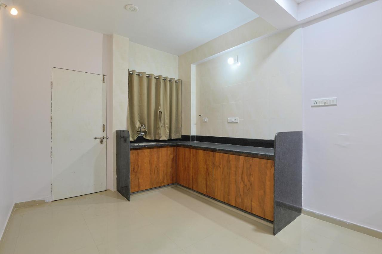 Hotel Monville Group Vadodara Kültér fotó