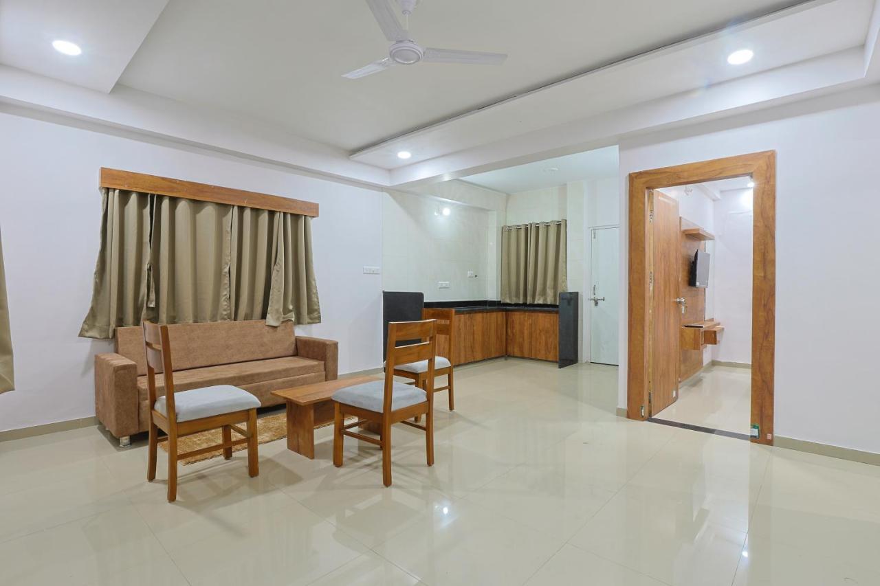 Hotel Monville Group Vadodara Kültér fotó