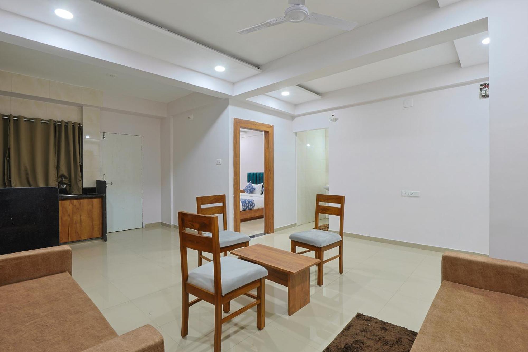 Hotel Monville Group Vadodara Kültér fotó